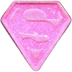 Compressa Superman — MDMA 50mg; Caffeine 198mg — Madrid, Spagna